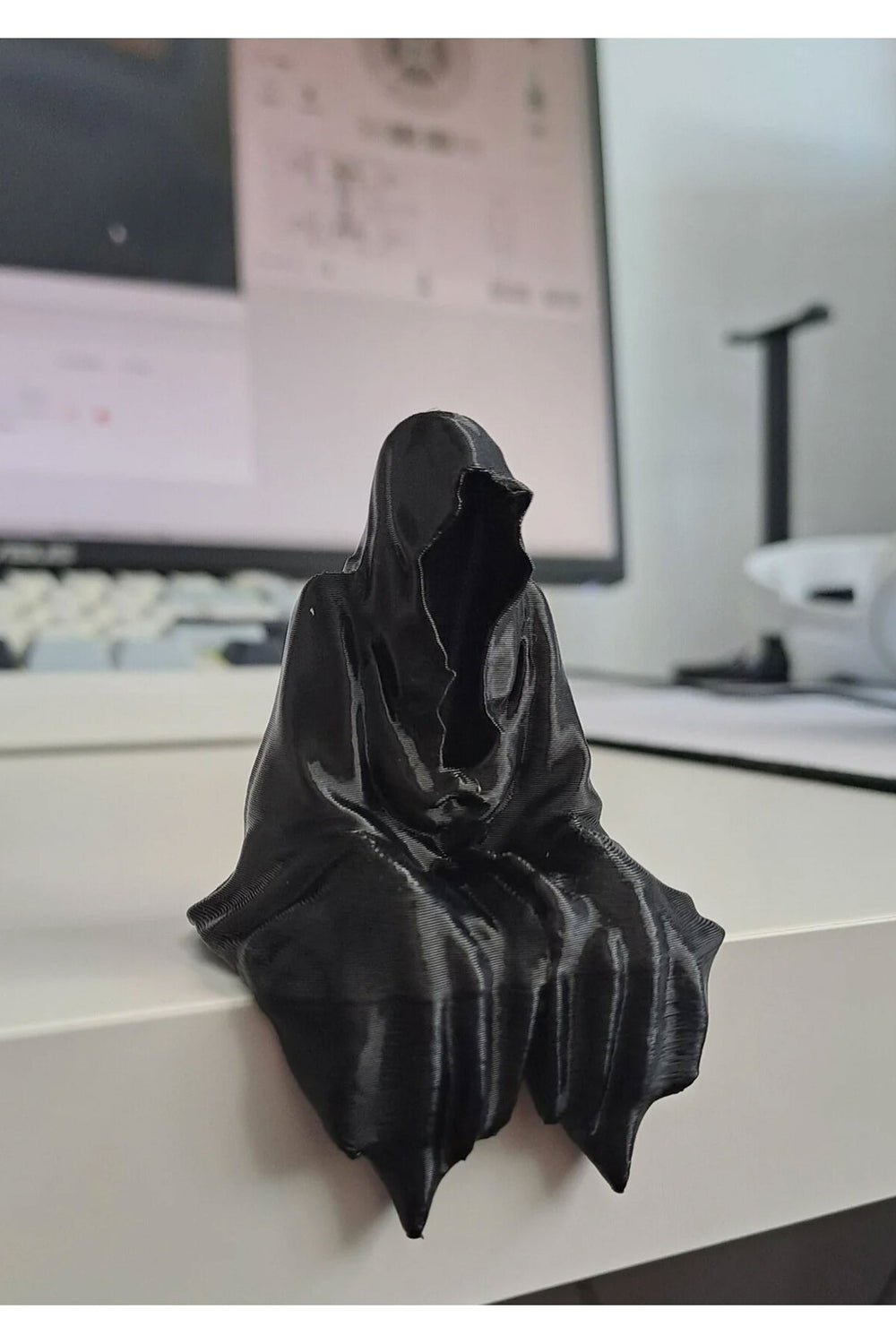Gamer Dekorasyonu Ghost Azrail Kitaplık Figürü - Siyah