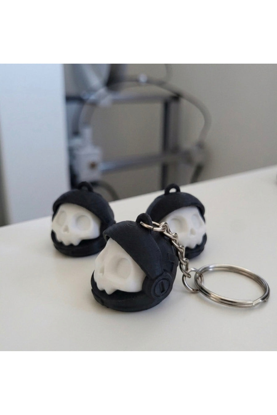 3D Baskı Kafatası Kasklı Anahtarlık – İskelet Kuru Kafa Charm Çanta ve Anahtar
