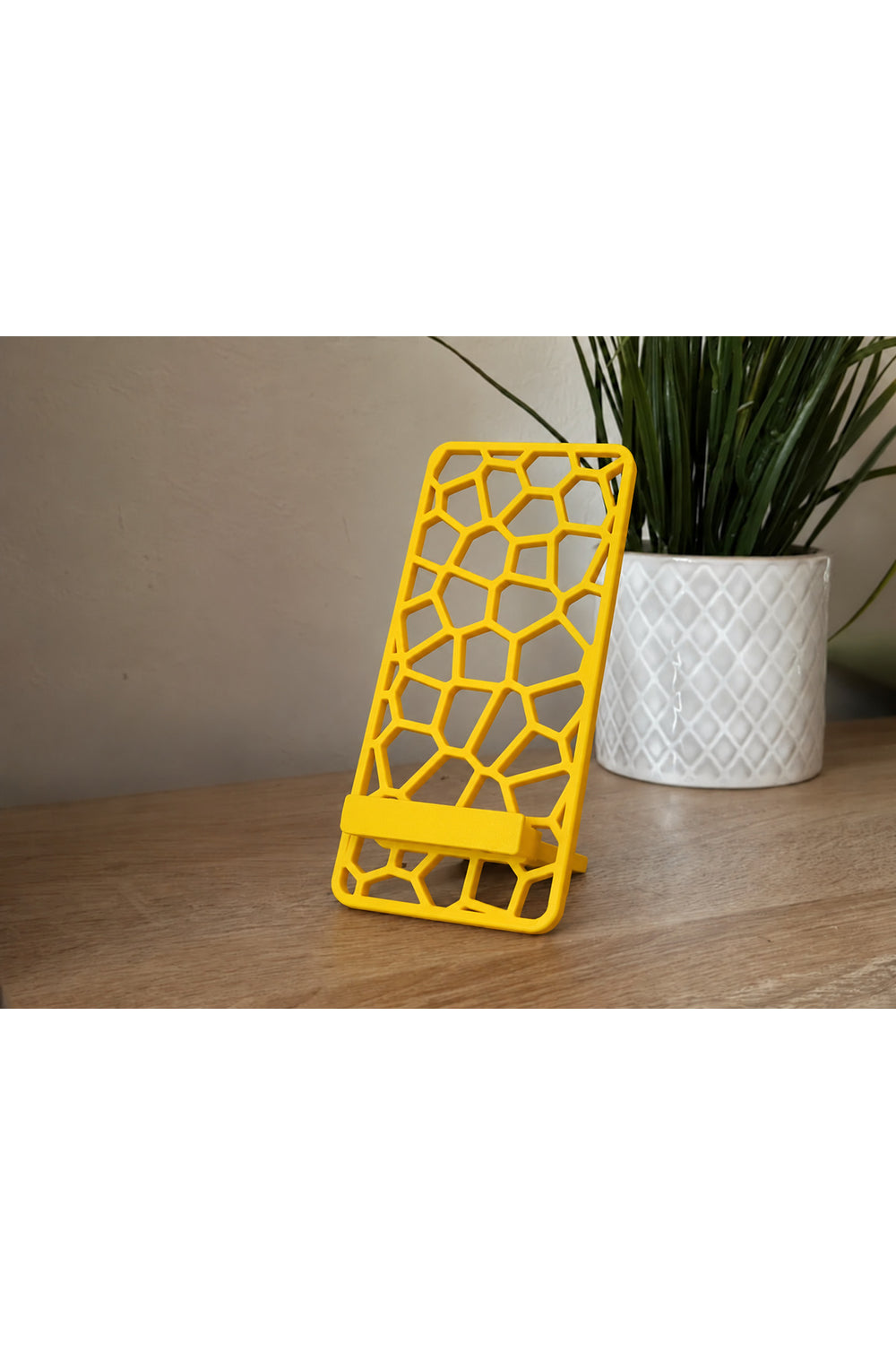 3D Baskı Siyah Petek Tasarımlı Telefon Standı ve Masaüstü Telefon Tutucu
