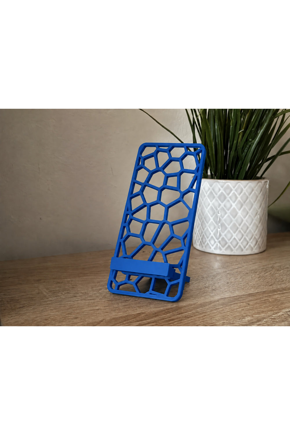 3D Baskı Siyah Petek Tasarımlı Telefon Standı ve Masaüstü Telefon Tutucu
