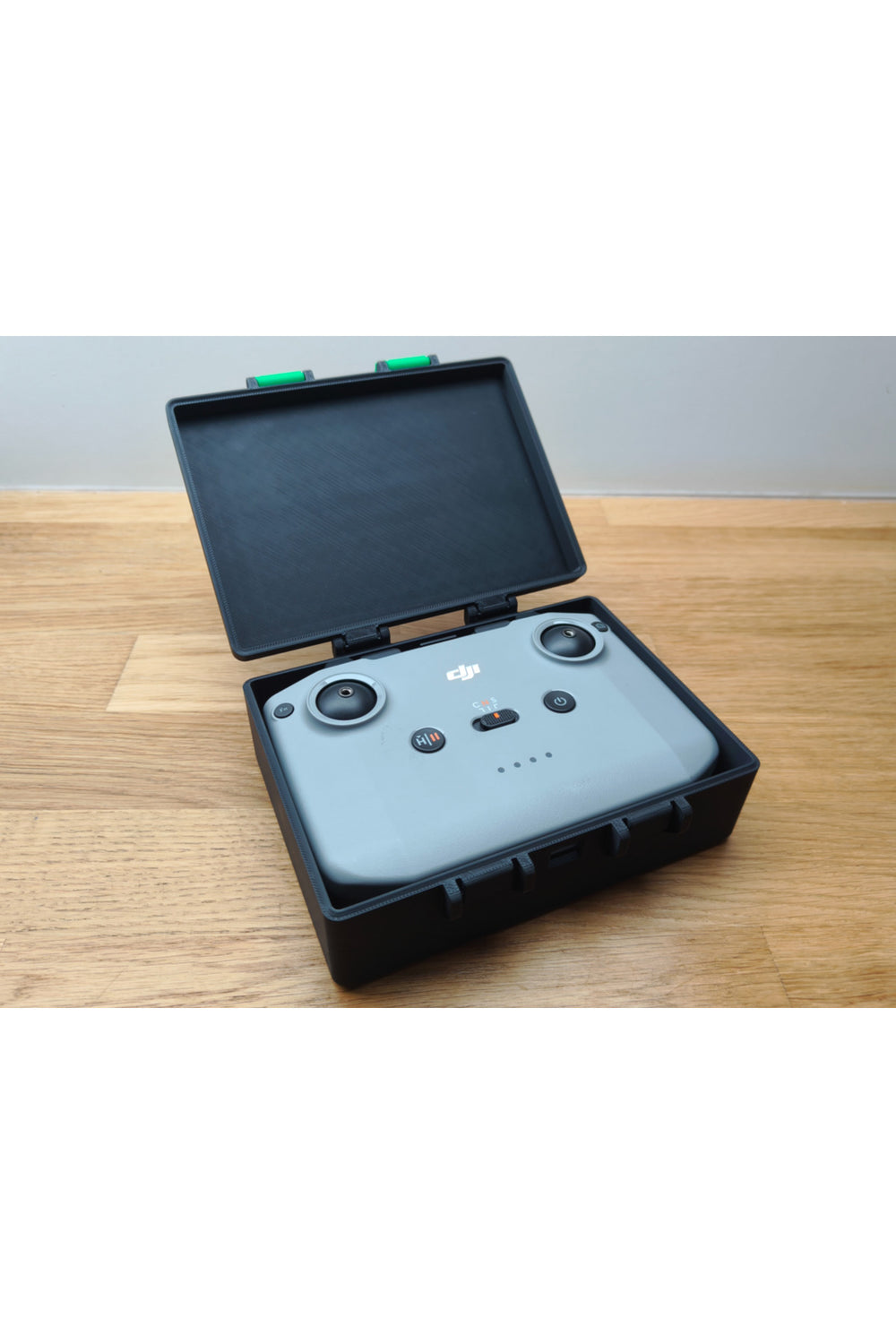 DJI RC-N3 Uyumlu Kumanda Saklama Kutusu - Snap-Lock Kilitli ve Şarj Girişli Drone Çantası